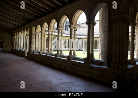 Klöster in der Kirche von Saint Emilion, Aquitaine, Frankreich Stockfoto