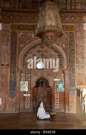 Imam-Lesung aus dem Heiligen Koran in der Freitags-Moschee in Fatehpur Sikri Indien Stockfoto