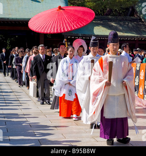 Typische japanische Zeremonie Hochzeitszug - Meiji Jingu, Tokyo, Japan Stockfoto