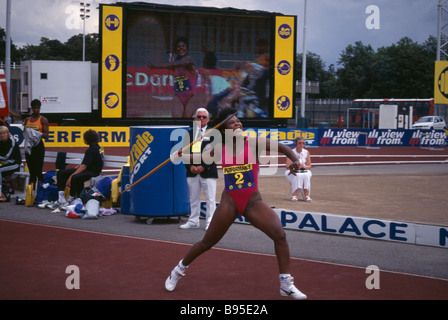 SPORT Leichtathletik Womens Javelin Tessa Sanderson britischer Speerwerfer Stockfoto