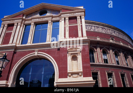 ENGLAND London Kensington. Die Royal Albert Hall. Außenansicht des Eingangs Süd Veranda. Stockfoto