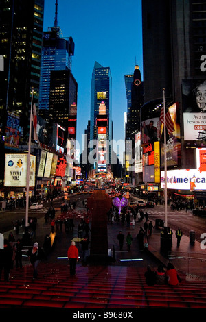 Times Square in der Abenddämmerung Stockfoto