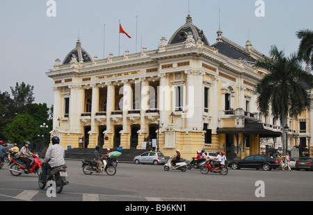 Oper von Hanoi, Trang Tien Street, Hanoi, Vietnam Stockfoto