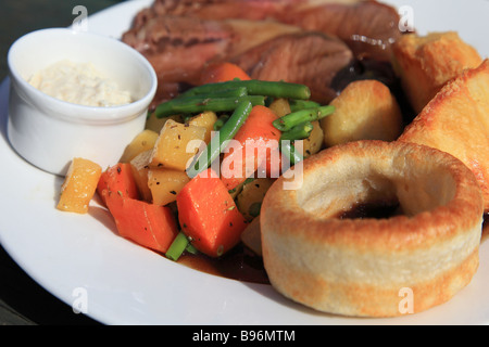 Typischen englischen Sonntagsbraten Stockfoto