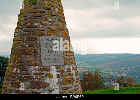 Königin Victorias Diamond Jubilee Cairn, Gipfel des Callander Craig, Perthshire, Schottland Stockfoto