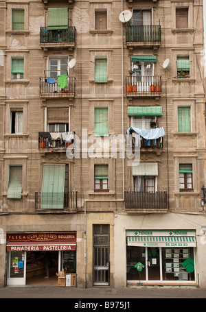 Fenster und Türen, Barcelona-Spanien Stockfoto