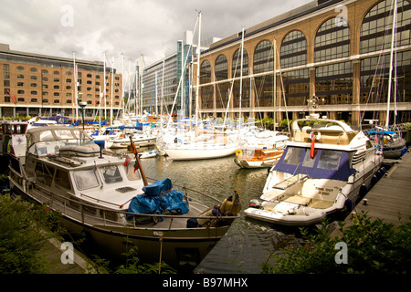 Marina in St. Katherine's Dock, London Stockfoto