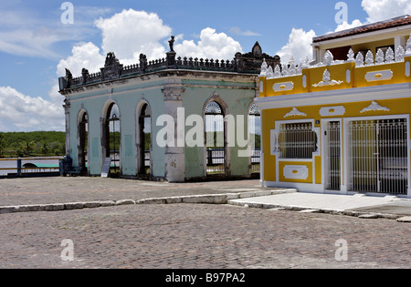 Hausfassaden in Canavieiras Bahia Brasilien Südamerika Stockfoto