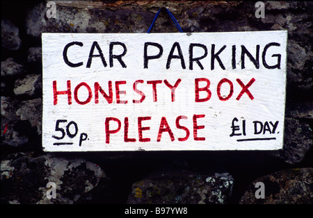 Parkplatz Ehrlichkeit Box auf einem Parkplatz der Yorkshire Dales Stockfoto