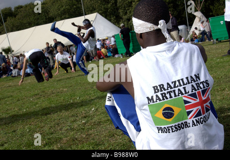 Brasilianische Kampfkunst am Bestival angezeigt. Isle Of Wight. UK Stockfoto