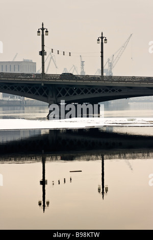 Blagoweschenskij Brücke über den Fluss Newa St.Petersburg Russland Stockfoto