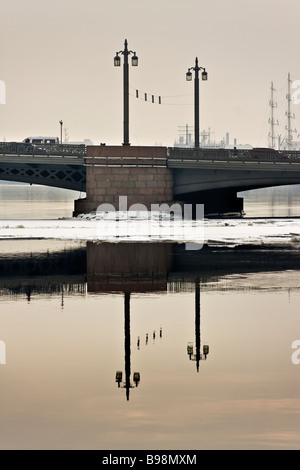 Blagoweschenskij Brücke über den Fluss Newa St.Petersburg Russland Stockfoto