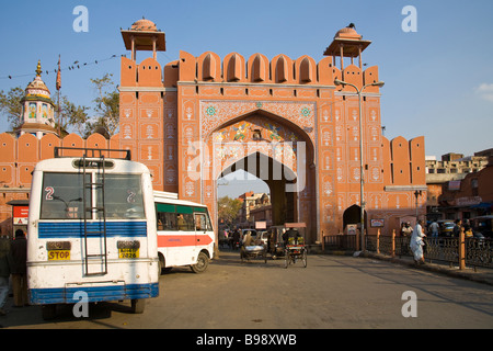 Chandpole Tor, Eingang, die rosa Stadt Jaipur, Rajasthan, Indien Stockfoto