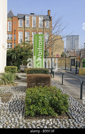 Waitrose Supermarkt Zeichen Holloway Islington London England UK Stockfoto