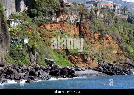 Klippen und Strand Funchal Madeira Stockfoto