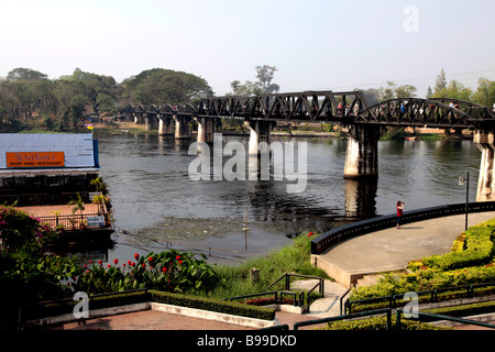 Brücke über den River Kwai in Kanchanaburi, Thailand Stockfoto