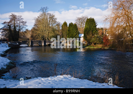 Die Sheepwash-Brücke über den Fluss Wye bei Ashford in Wasser, Peak District National Park, Derbyshire Stockfoto