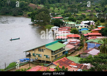 Ein Blick von der Festung El Castillo hinunter zum Fluss San Juan, Nicaragua. Stockfoto