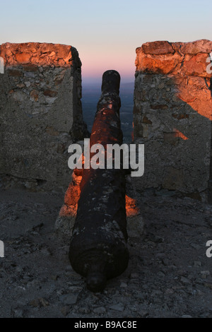 Ein Kanon in Marvão schloss Portugal weist darauf hin, der Alto Alentejo Region In Sao Mamede Mountains in der Nähe von Spanien Stockfoto