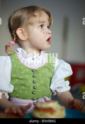 verschleierte Mädchen am Kinder Karneval Stockfoto