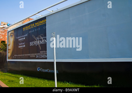 Halbfertigen Werbung Reklametafel für Kinofilm auf Horten in Newport South Wales UK Stockfoto