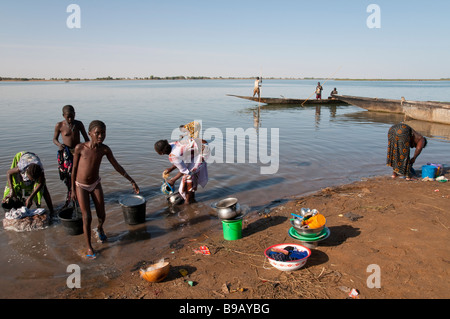 West-Afrika Mali Segou Fluss Niger täglichen Aktivitäten auf den Ufern des Flusses Stockfoto