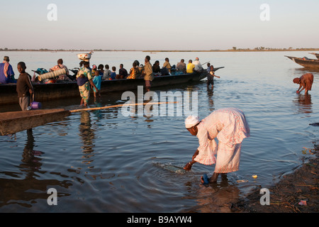 West-Afrika Mali Segou Fluss Niger täglichen Aktivitäten auf den Ufern des Flusses Stockfoto