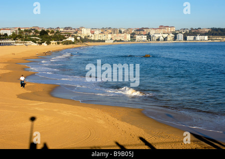 Playa del Sardinero Blick von Jardines del Piquio Bahia de Cantabria Santander Spanien Stockfoto