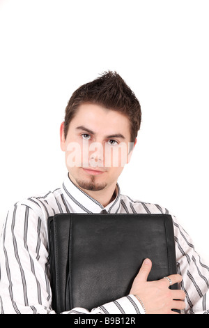 Porträt des jungen Geschäftsmann hält schwarz Ordner, Studio gedreht Stockfoto