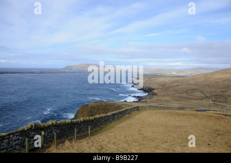 Malerische Aussicht auf den Süden von Shetland Mainaland, genommen von Sumburgh Head, Blick nach Norden. Stockfoto