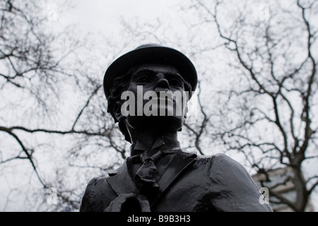 Statue von Charlie Chaplin in Leicester Square in London Stockfoto