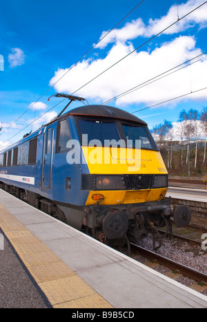 Ein National Express Zug warten am Bahnhof in Norwich, Norfolk, Großbritannien Stockfoto