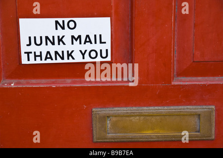 KEINE Junk-MAIL danke anmelden eine Haustür über Briefkasten UK Stockfoto