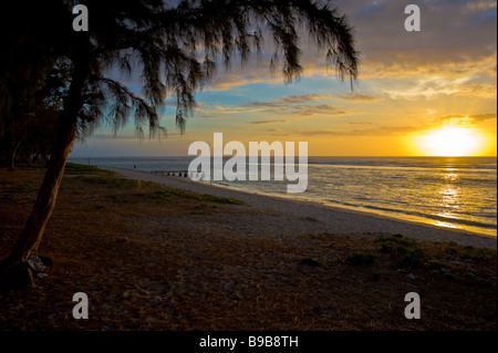 Sunset Beach in der Nähe von Saint-Gilles in La Réunion Frankreich | Raummotive bin Strand von Saint-Gilles in La Réunion Frankreich Stockfoto