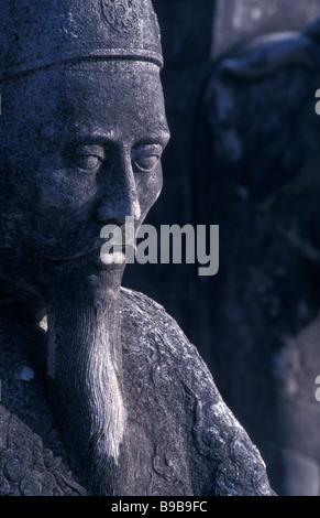 Stein gehauen Wachen nach der Tu Duc Mausoleum Hue, Vietnam Stockfoto
