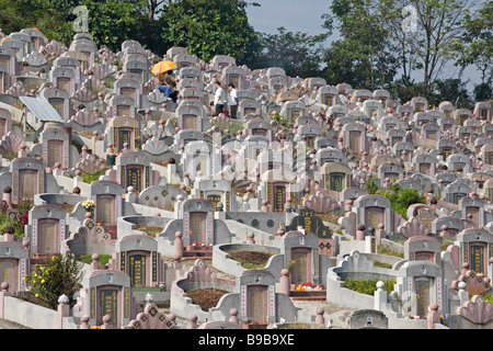 Chinesische Grabsteine während Qing Ming in Malaysia, Süd-Ost-Asien Stockfoto