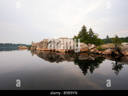 Diese Gesteine sind im Gebiet französischen River, Ontario Stockfoto