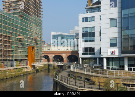 Gebäude In Arbeit am Getreidespeicher Wharf Sanierung, Leeds, West Yorkshire, Großbritannien Stockfoto