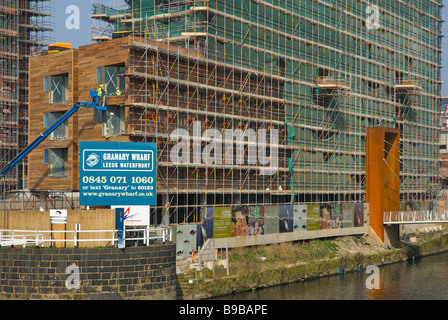 Gebäude In Arbeit am Getreidespeicher Wharf Sanierung, Leeds, West Yorkshire, Großbritannien Stockfoto