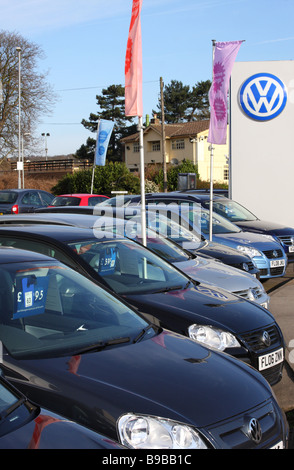 Ein VW-Autohaus in einer Stadt, U.K. Stockfoto