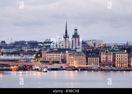 Stockholm, Schweden. Blick über den Mälarsee in Richtung Gamla Stan und Riddarholmen, dawn Stockfoto