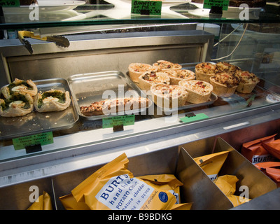 Mittagsbuffet in einem Café London England Stockfoto