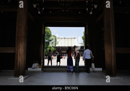 Zugang zum Haupthof der Meiji-Schrein Komplex. Yoyogi-Park. Shibuya. Tokyo. Japan. Stockfoto