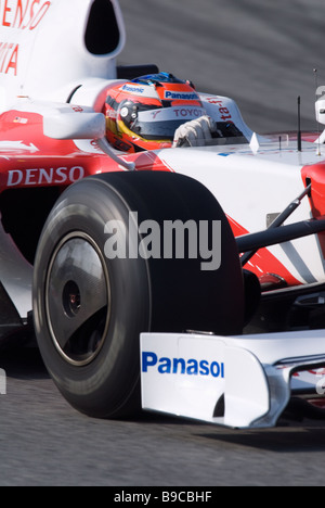 Timo Glock im Toyota TF109 Rennwagen während der Formel-1-Tests Sitzungen in der Nähe von Barcelona im März 2009 GER. Stockfoto