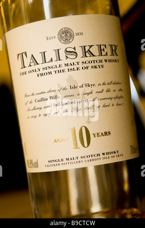 Label aus einer leeren Flasche Talisker single Malt Whisky Stockfoto