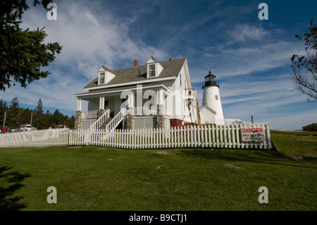 Zerklüftete Küste Maines: Pemaquid Point Lighthouse, Bristol, Maine Stockfoto