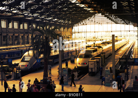 GARE DE LYON BAHNHOF STATION PARIS Stockfoto