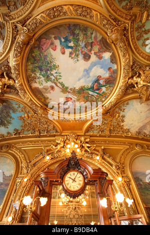 LE TRAIN BLEU RESTAURANT AM BAHNHOF GARE DE LYON Stockfoto