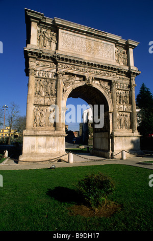 Italien, Kampanien, Benevento, Trajans Bogen Stockfoto