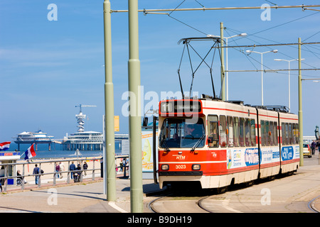 Straßenbahn in Scheveningen Niederlande Stockfoto